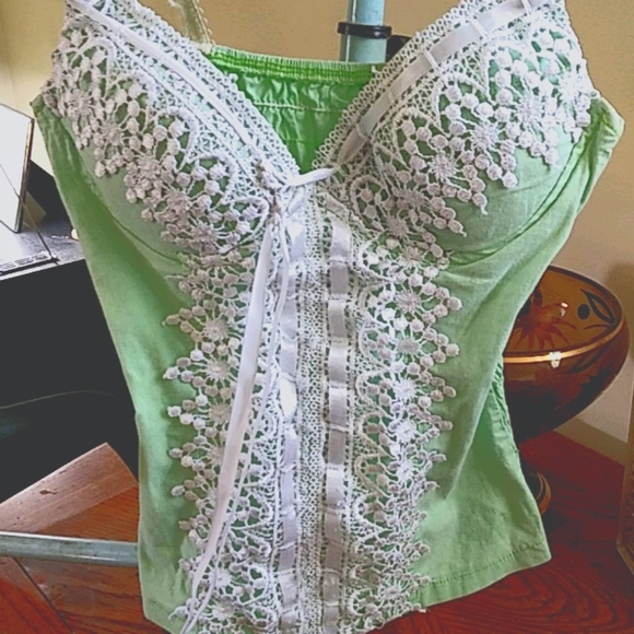 Ladies green and white lace halter tank - Picture 2 of 4